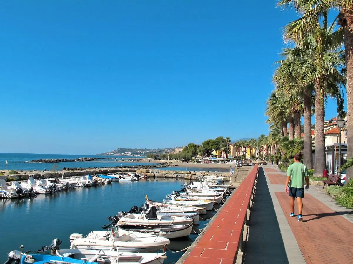 Apartment Pieds Dans L'Eau By Interhome Riva Ligure Italy